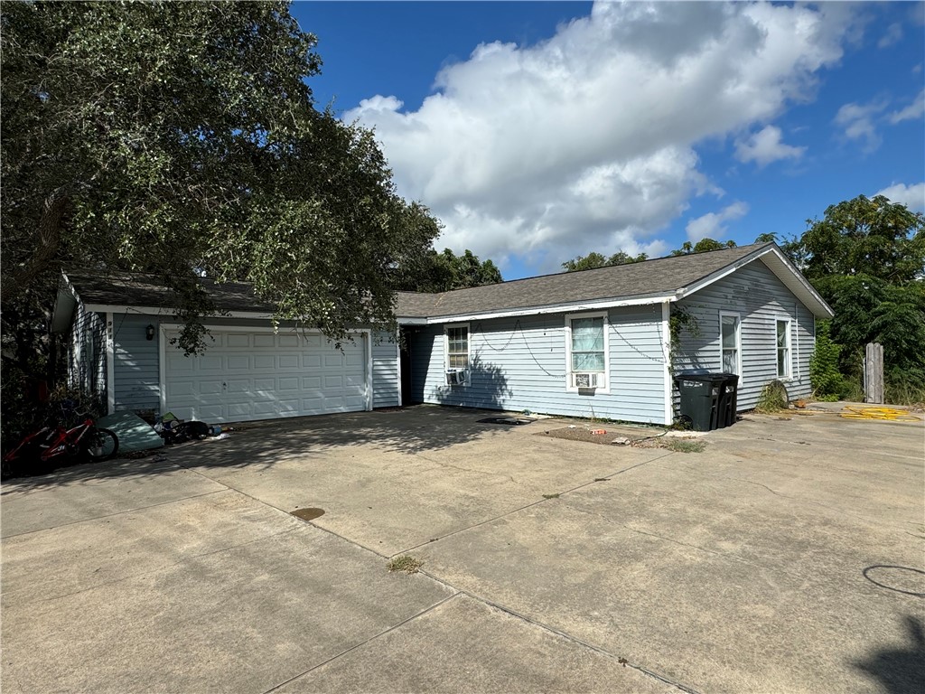 911 Ruby Allen Street Rockport TX 78382