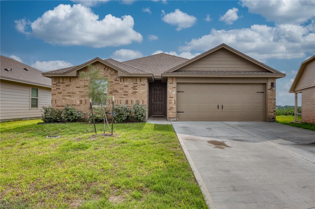 138 Donegal Street Sinton TX 78387