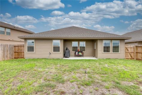 138 Donegal Street Sinton TX 78387
