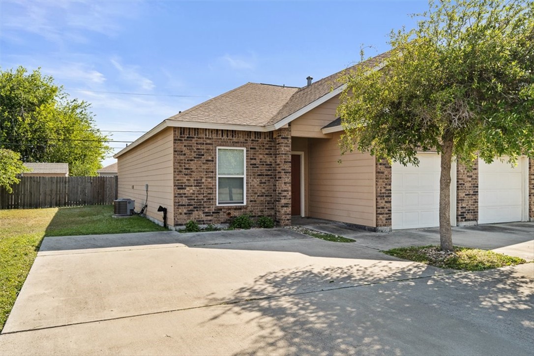 909 Moore Avenue Portland TX 78374