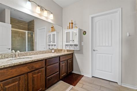 909 Moore Avenue Portland TX 78374