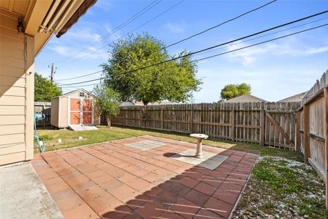 909 Moore Avenue Portland TX 78374