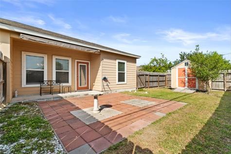 909 Moore Avenue Portland TX 78374