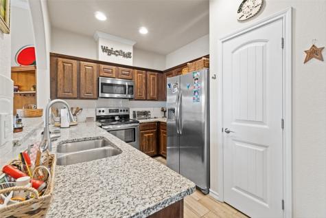 909 Moore Avenue Portland TX 78374