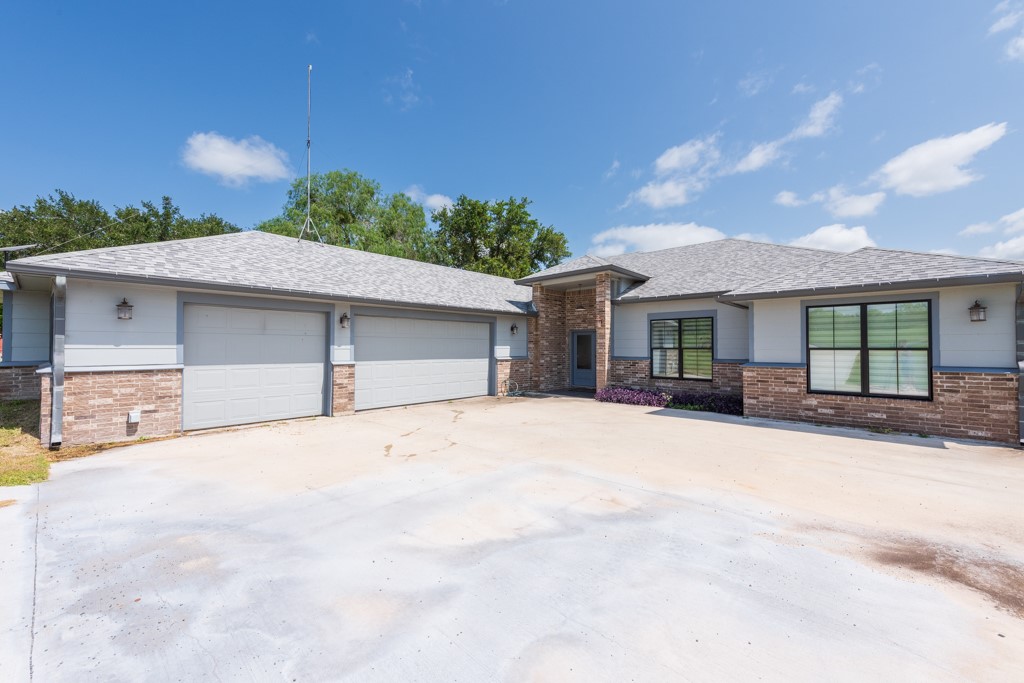 313 Lakeshore Drive Sandia TX 78383