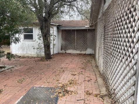 406 E Kohler Street Hebbronville TX 78361