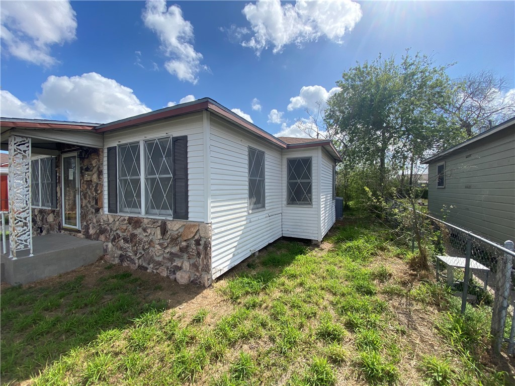 1002 Nandina Drive Corpus Christi TX 78408