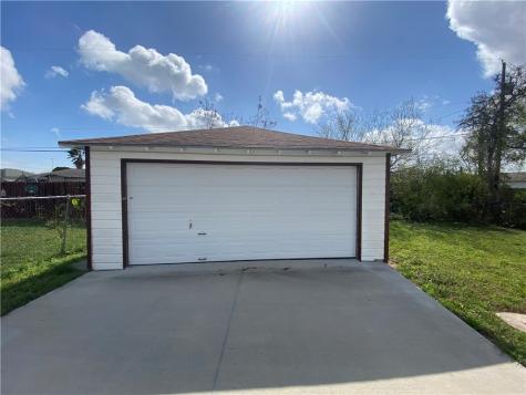 1002 Nandina Drive Corpus Christi TX 78408