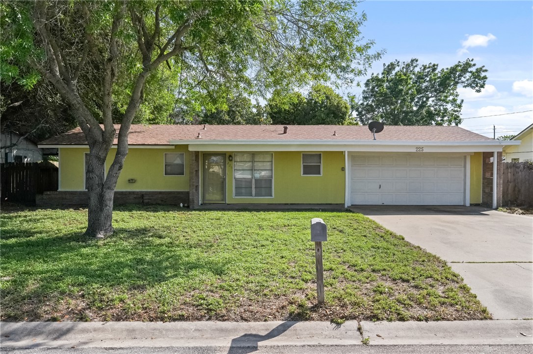 225 Hialeah Drive Corpus Christi TX 78418