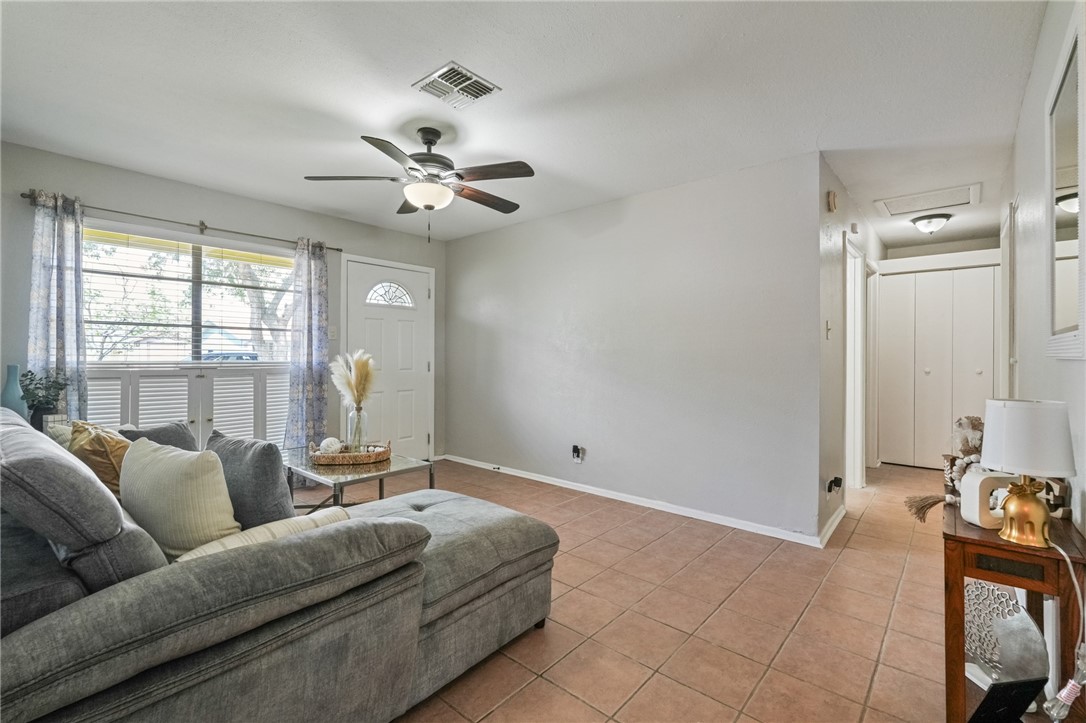 225 Hialeah Drive Corpus Christi TX 78418