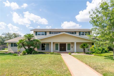 1321 Southwood Street Alice TX 78332