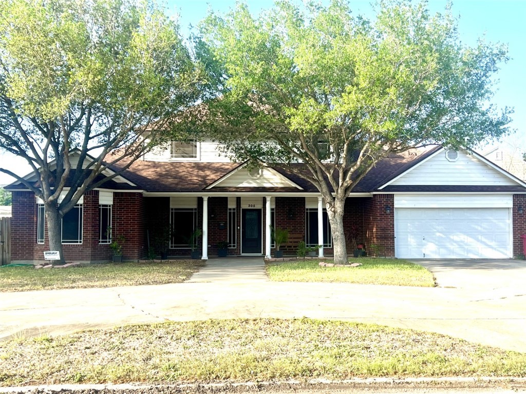 305 E Avenue I Robstown TX 78380