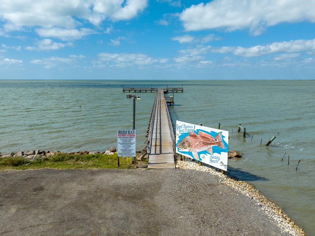 341 W Misty Oak Rockport TX 78382