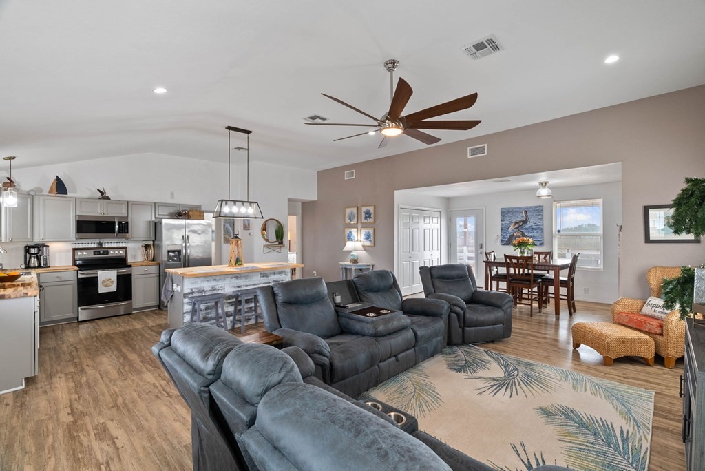 341 W Misty Oak Rockport TX 78382