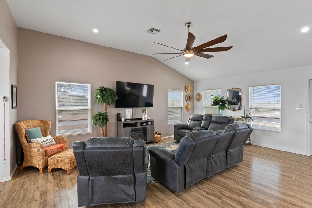 341 W Misty Oak Rockport TX 78382