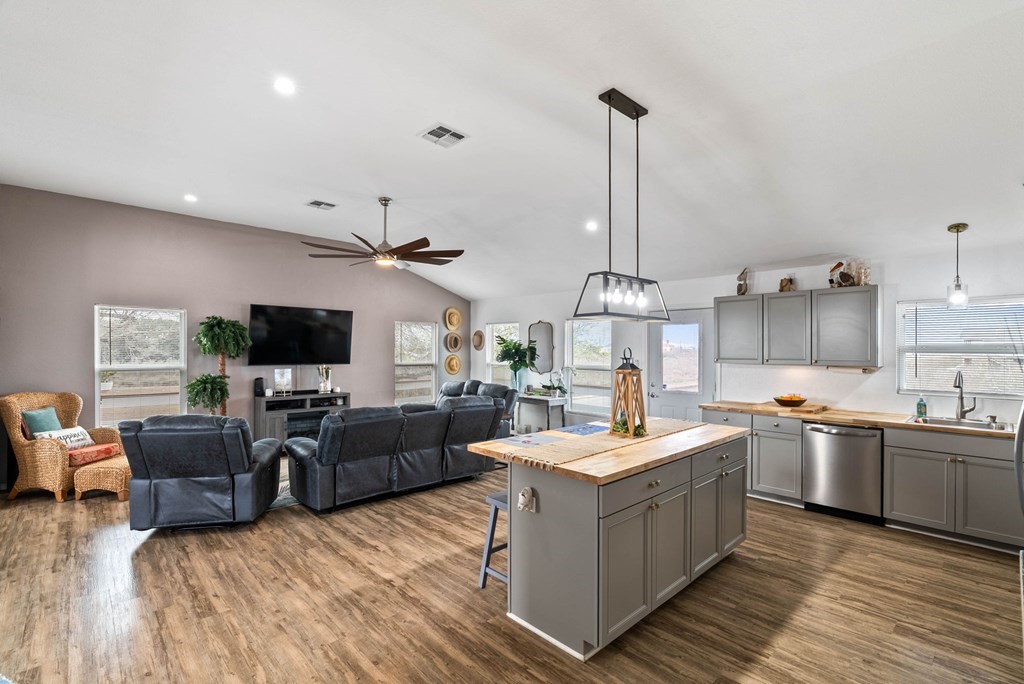 341 W Misty Oak Rockport TX 78382