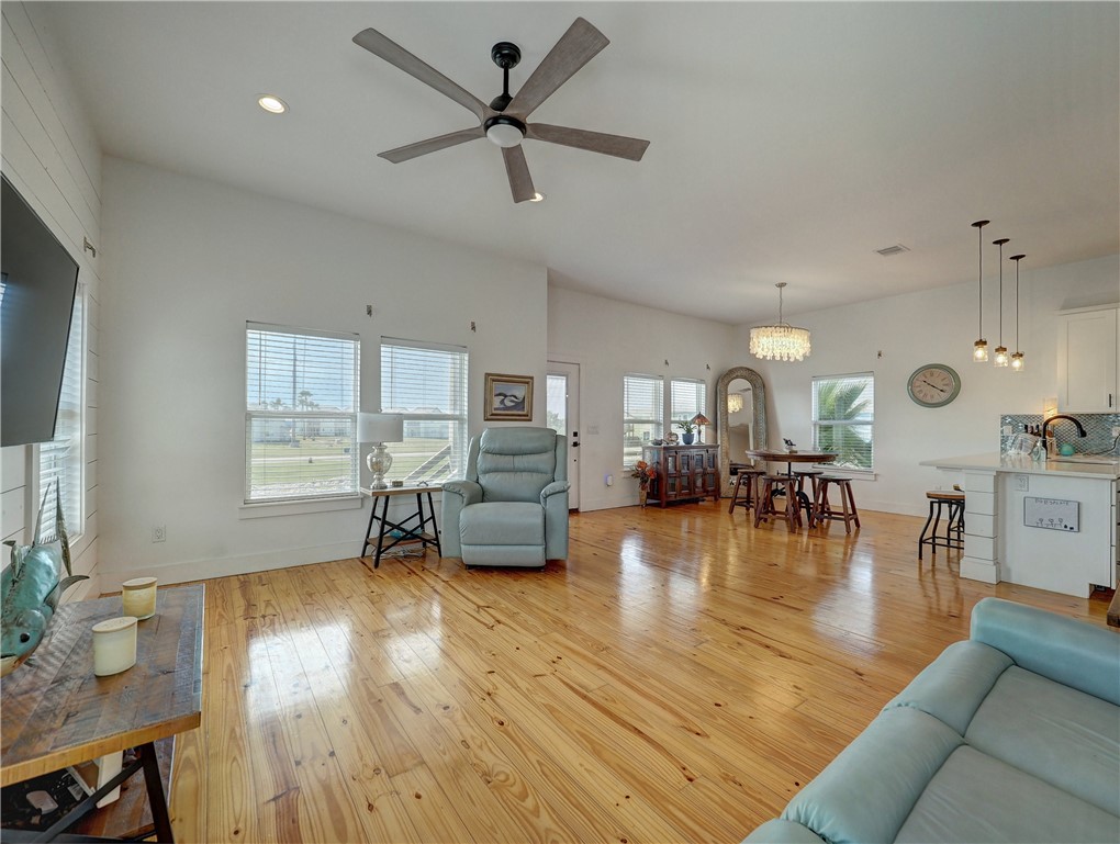205 Port Arthur Street Port Aransas TX 78373