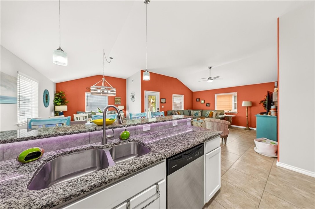 1698 Fishermans Cove Port Aransas TX 78373