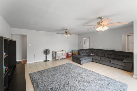 259 N County Road 1043 Kingsville TX 78363