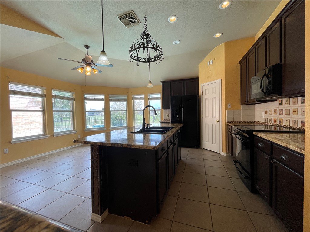6129 Garden Court Court Corpus Christi TX 78414