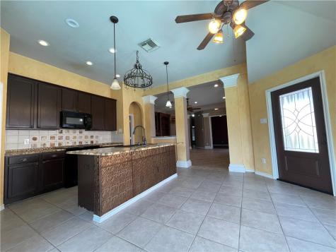 6129 Garden Court Court Corpus Christi TX 78414
