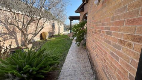 6129 Garden Court Court Corpus Christi TX 78414