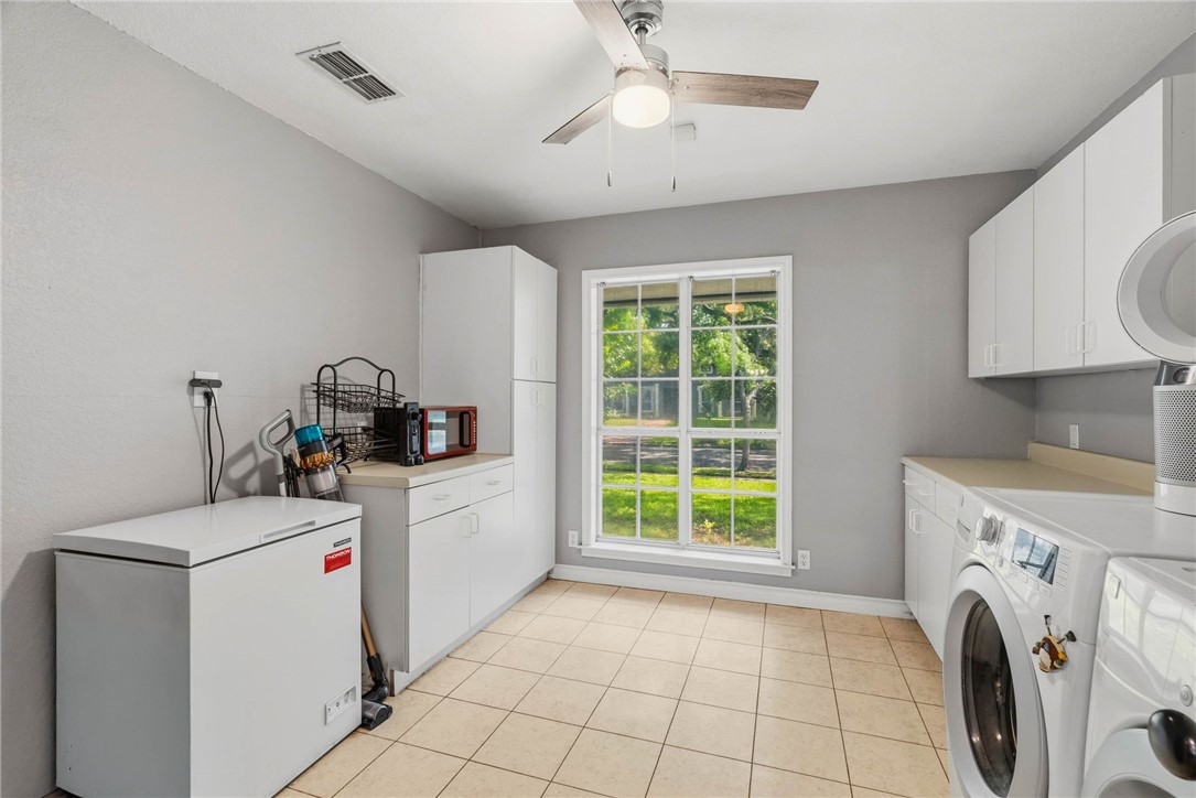 2 Camden Place Corpus Christi TX 78412
