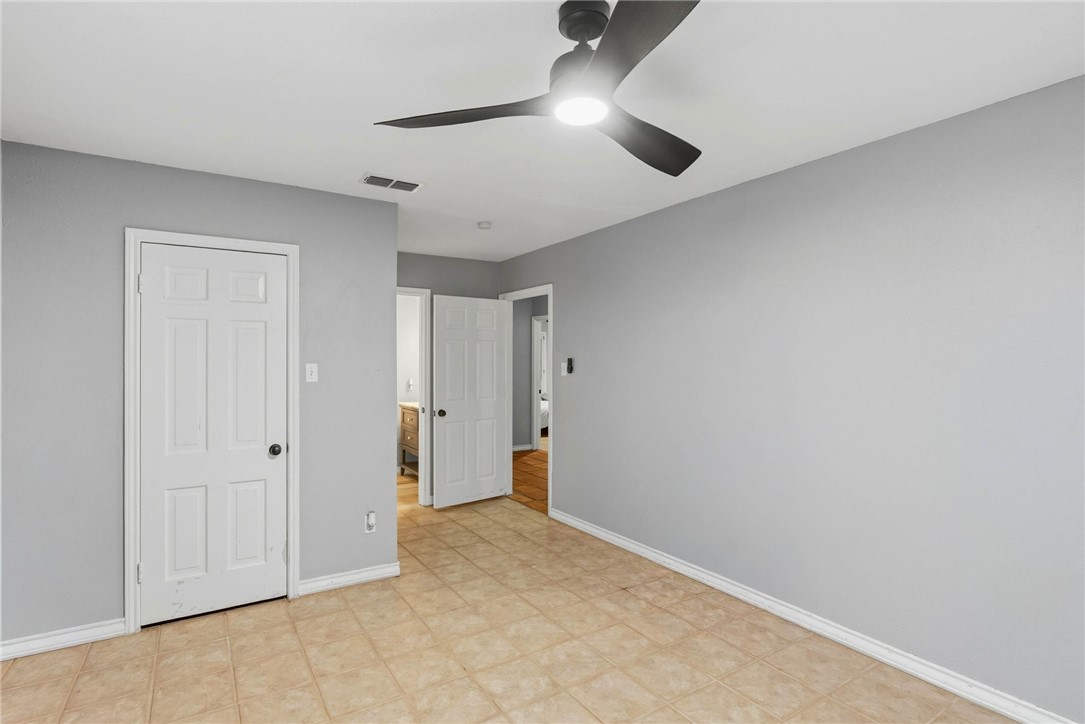 2 Camden Place Corpus Christi TX 78412
