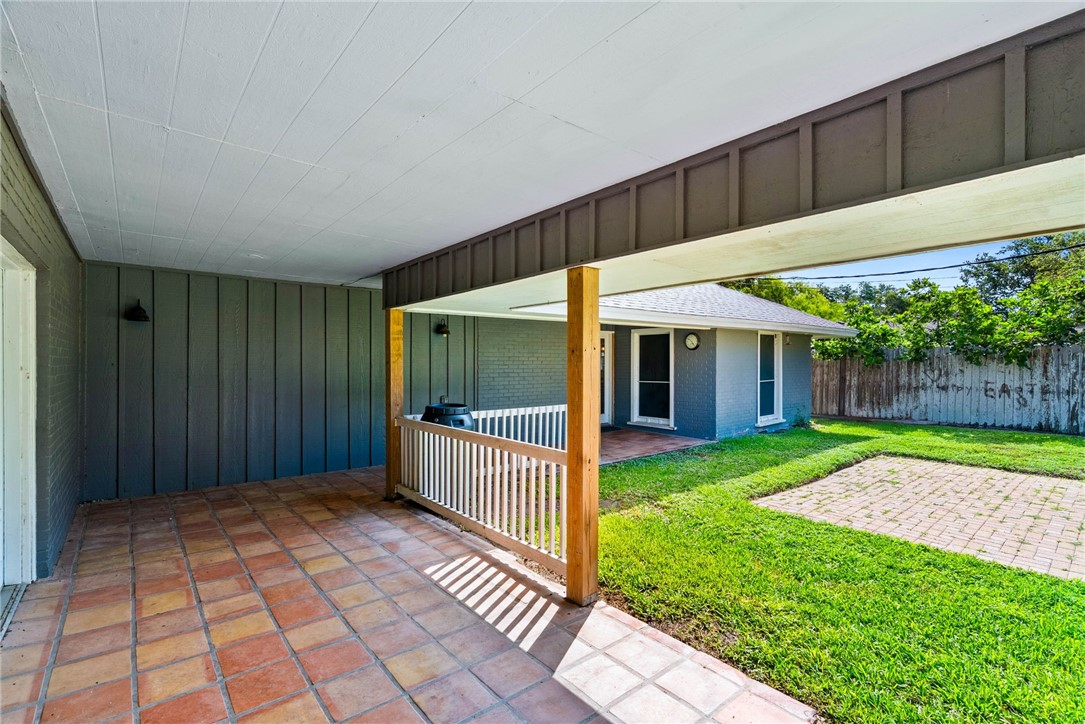 2 Camden Place Corpus Christi TX 78412