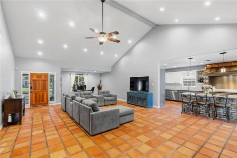 2 Camden Place Corpus Christi TX 78412