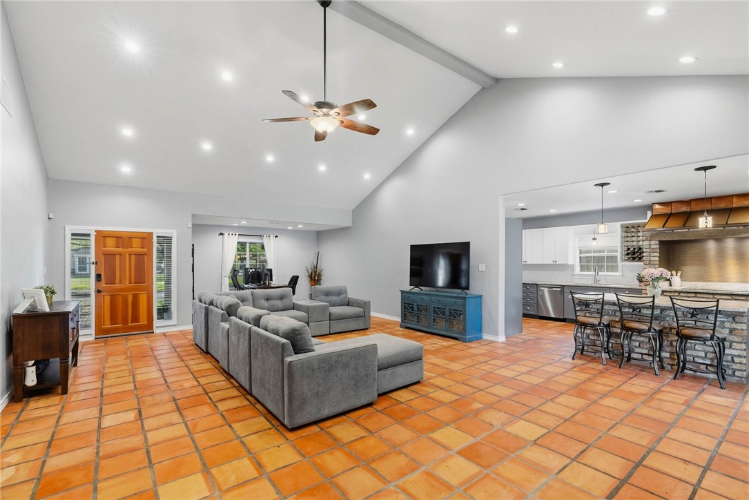 2 Camden Place Corpus Christi TX 78412