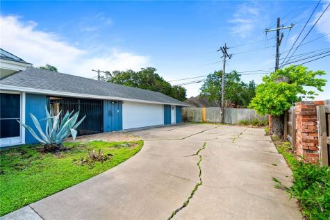 2 Camden Place Corpus Christi TX 78412