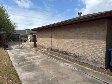 1913 Dolphin Drive Portland TX 78374