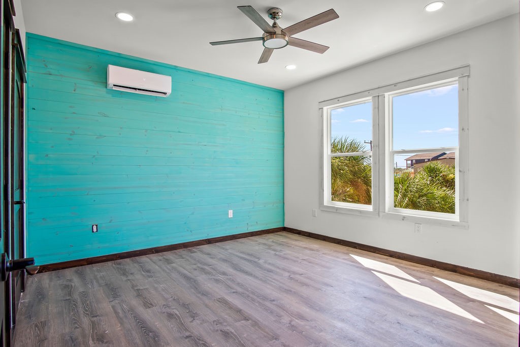 140 W Roberts Avenue Port Aransas TX 78373