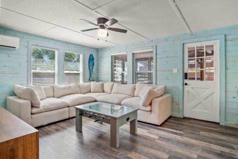 140 W Roberts Avenue Port Aransas TX 78373