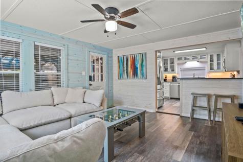 140 W Roberts Avenue Port Aransas TX 78373