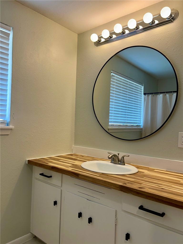 5801 Woodhaven Drive Corpus Christi TX 78412