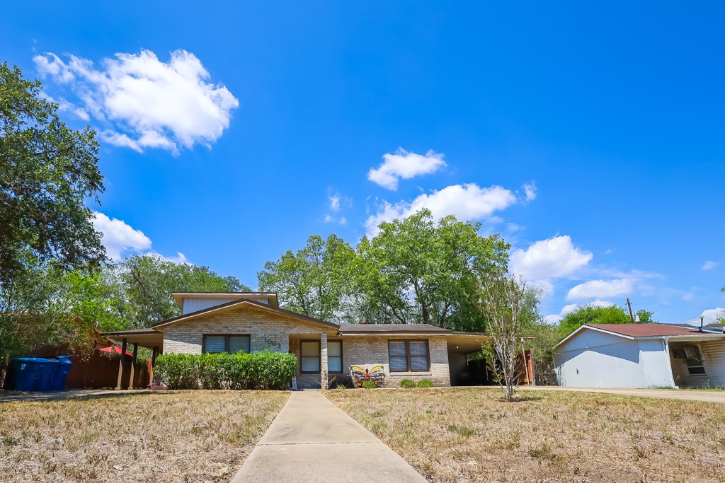 1003 E Inez Street Beeville TX 78102