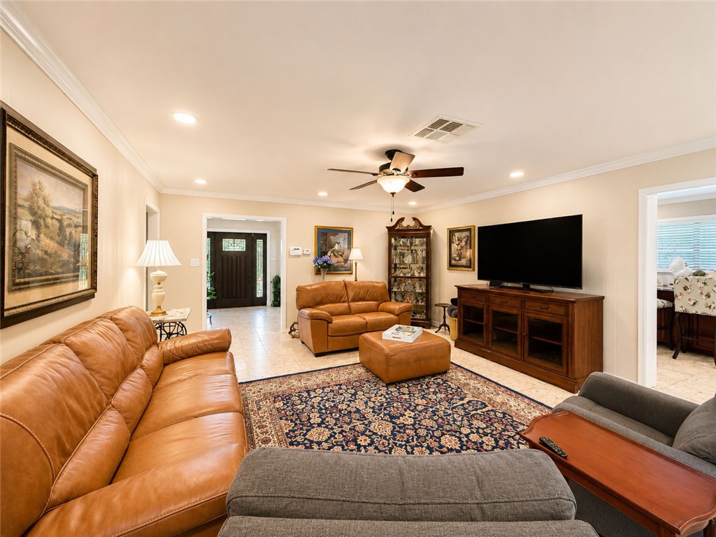 734 Bradshaw Drive Corpus Christi TX 78412