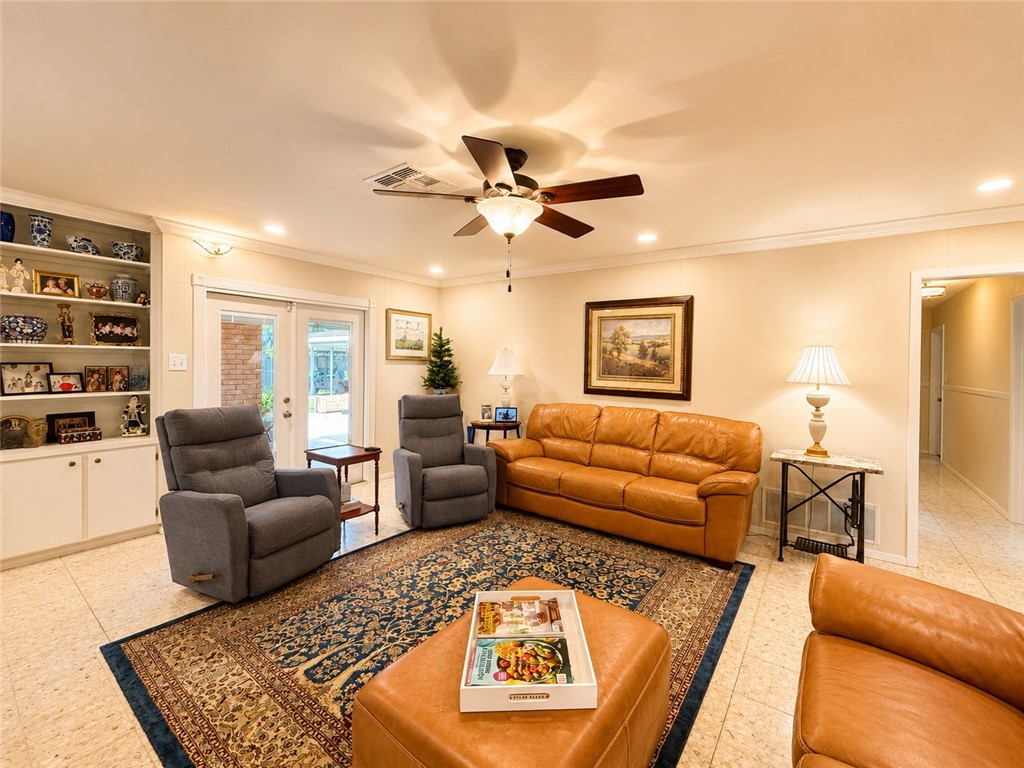 734 Bradshaw Drive Corpus Christi TX 78412