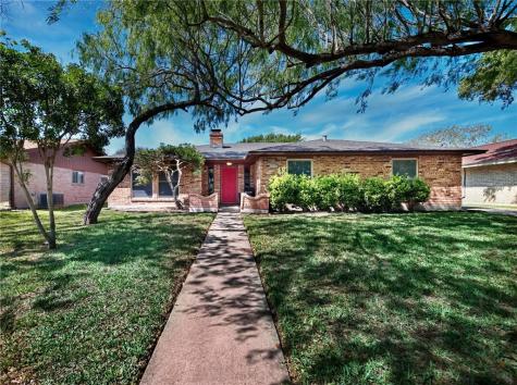 216 Poesta Drive Portland TX 78374