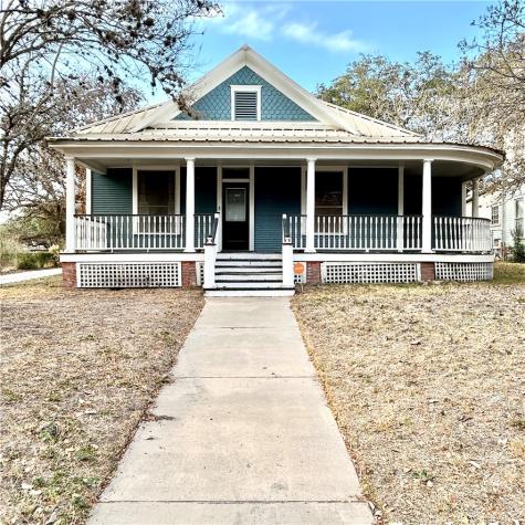 609 E Corpus Christi Street Beeville TX 78102