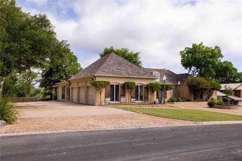 418 N Coronado Drive Kerrville TX 78028