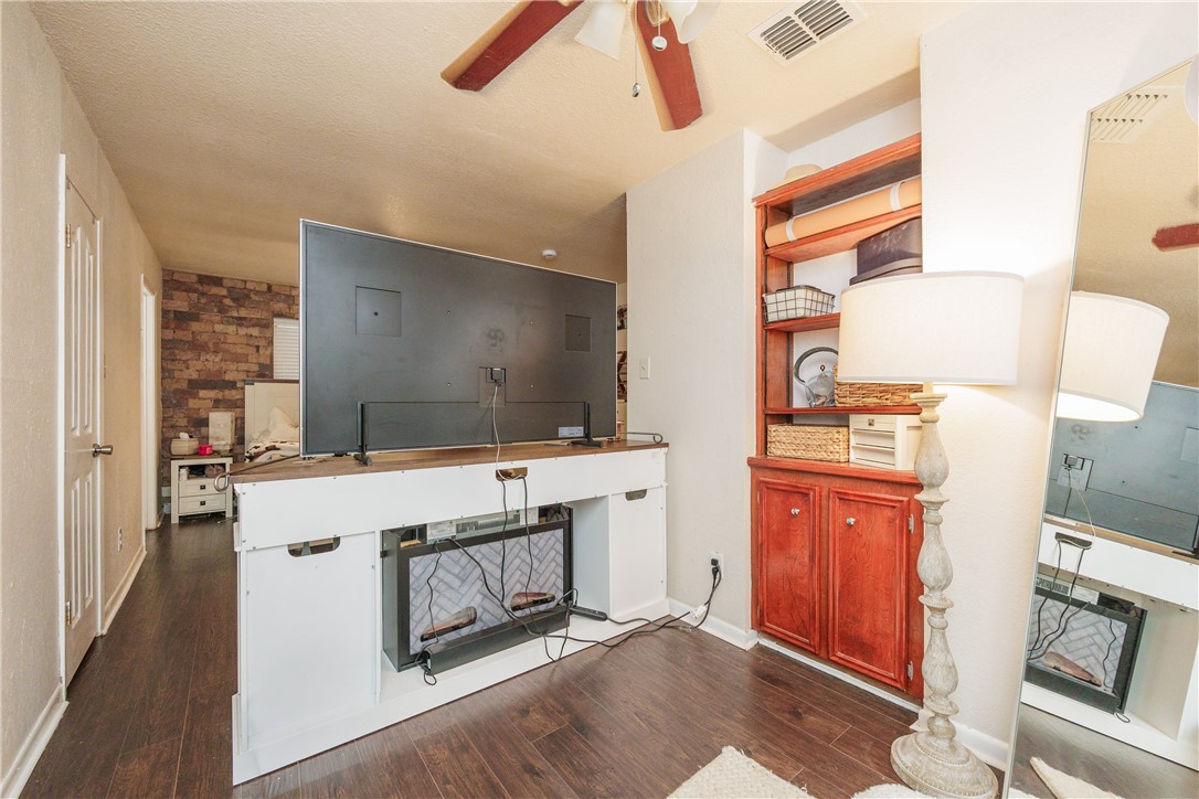 3109 Crestwater Drive Corpus Christi TX 78415