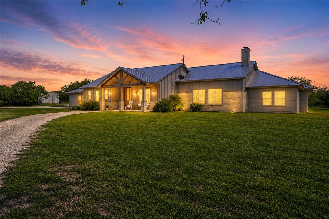 6137 Main Mathis TX 78368