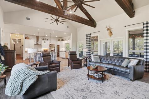 6137 Main Mathis TX 78368