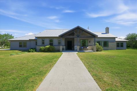 6137 Main Mathis TX 78368