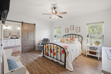 6137 Main Mathis TX 78368
