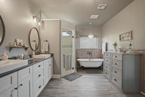 6137 Main Mathis TX 78368