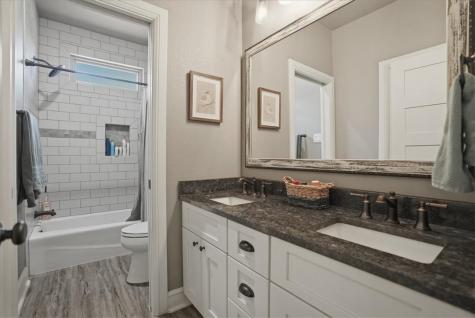 6137 Main Mathis TX 78368